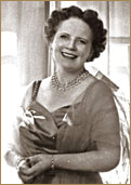 Nina Palmquist Warren